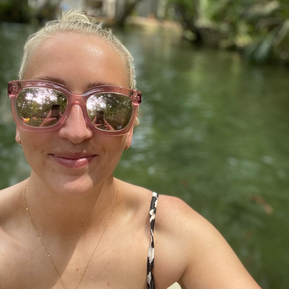 Meet your Posher, Caryn